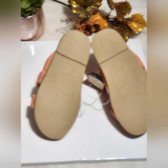 Universal Thread Tan Sandals Modern Woven Design - Picture 3 of 4